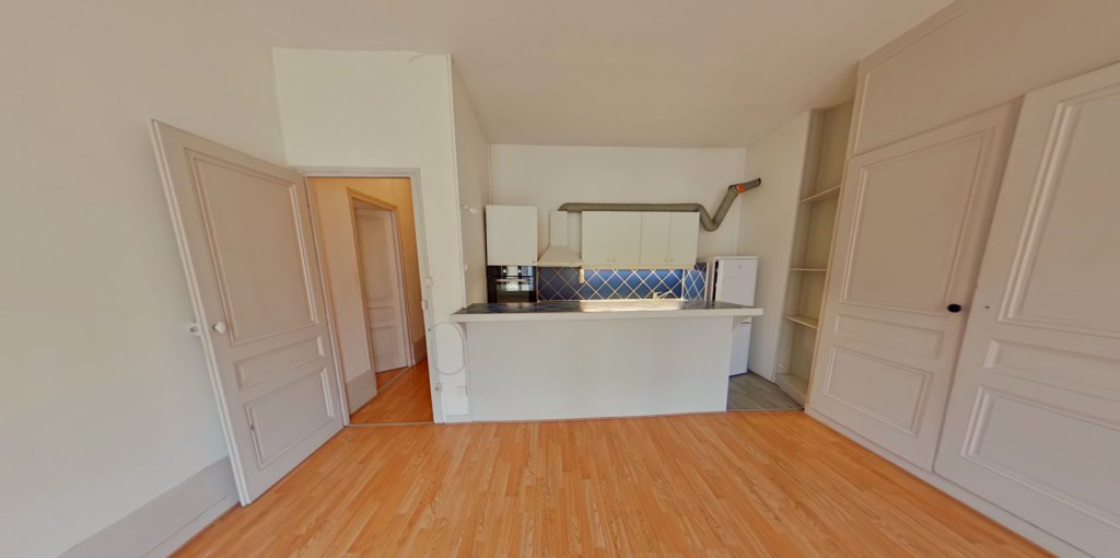 APPARTEMENT T3 A LOUER - LYON 7EME ARRONDISSEMENT Le Prado - 69.22 m2 - 890 &euro; charges comprises par mois