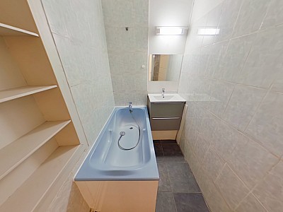 APPARTEMENT T3 A LOUER - LYON 7EME ARRONDISSEMENT Le Prado - 69.22 m2 - 890 € charges comprises par mois