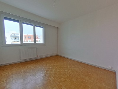 APPARTEMENT T3 A LOUER - LYON 8EME ARRONDISSEMENT Mairie - 75.72 m2 - 1 280 € charges comprises par mois