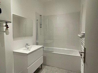 APPARTEMENT T3 A LOUER - LYON 8EME ARRONDISSEMENT Les Alouettes-Bachut - 54.07 m2 - 829 € charges comprises par mois