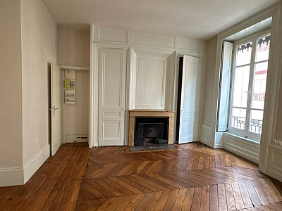 APPARTEMENT T3 A LOUER - LYON 9EME ARRONDISSEMENT Mairie - 67.67 m2 - 940€ charges comprises par mois