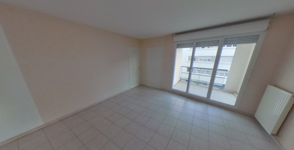APPARTEMENT T3 A LOUER - LYON 9EME ARRONDISSEMENT Saint-Pierre de Vaise - 70.55 m2 - 980 &euro; charges comprises par mois