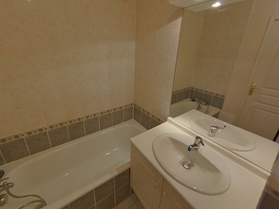 APPARTEMENT T3 A LOUER - LYON 9EME ARRONDISSEMENT Saint-Pierre de Vaise - 70.55 m2 - 980 € charges comprises par mois