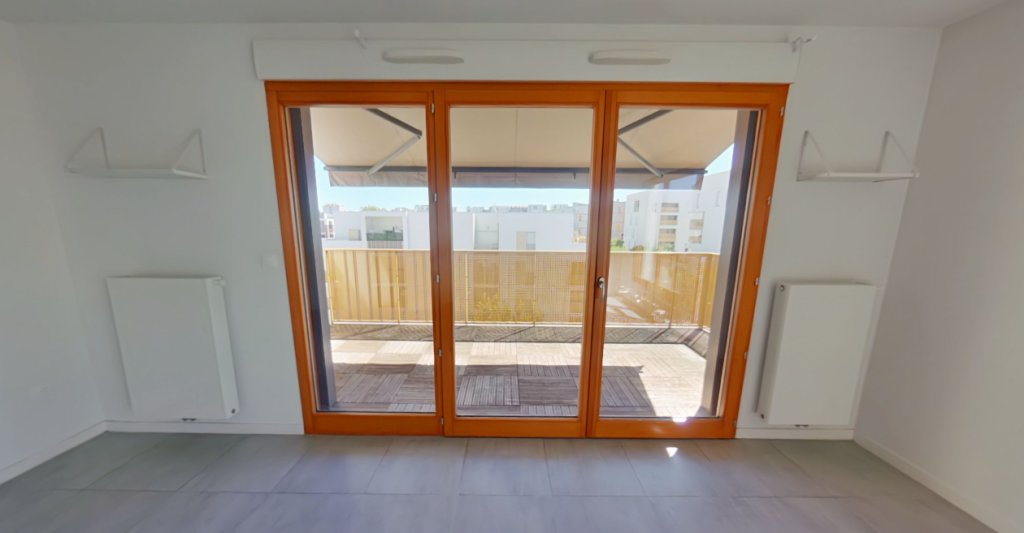 APPARTEMENT T3 A LOUER - SATHONAY CAMP - 59.53 m2 - 891 &euro; charges comprises par mois