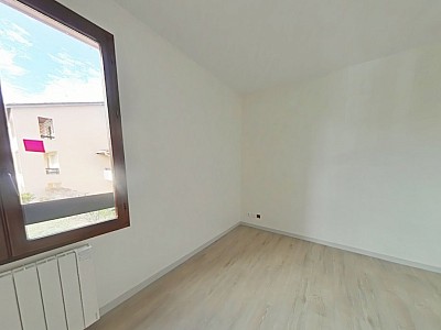 APPARTEMENT T3 A LOUER - ST GENIS LAVAL Moly - 74.12 m2 - 920�&euro; charges comprises par mois