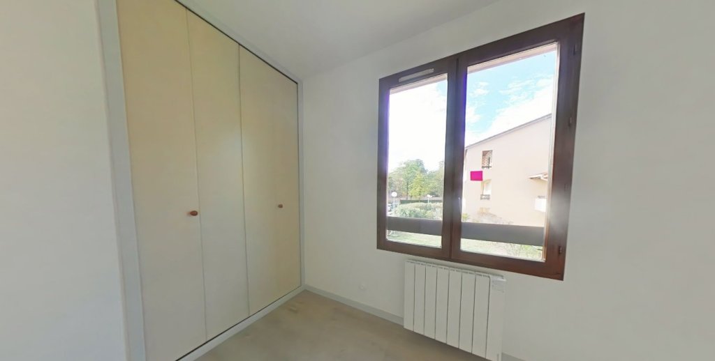 APPARTEMENT T3 A LOUER - ST GENIS LAVAL Moly - 74.12 m2 - 920�&euro; charges comprises par mois