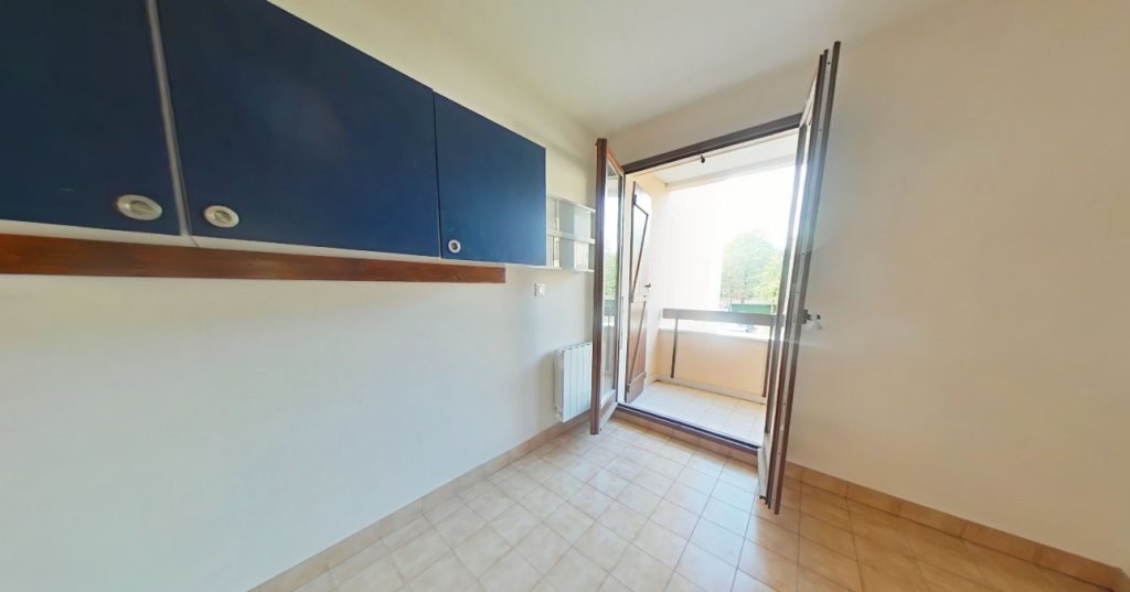 APPARTEMENT T3 A LOUER - ST GENIS LAVAL Moly - 74.12 m2 - 920�&euro; charges comprises par mois