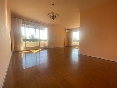 APPARTEMENT T3 A LOUER - ST GENIS LAVAL Centre-Bourg - 69.5 m2 - 975 &euro; charges comprises par mois