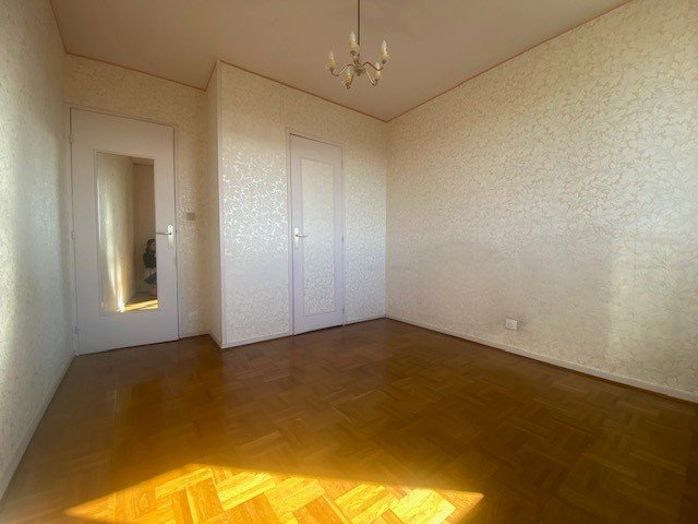 APPARTEMENT T3 A LOUER - ST GENIS LAVAL Centre-Bourg - 69.5 m2 - 975 &euro; charges comprises par mois