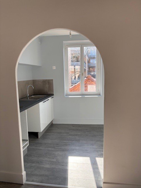 APPARTEMENT T3 A LOUER - TASSIN LA DEMI LUNE La-Raude - 63.5 m2 - 895�&euro; charges comprises par mois