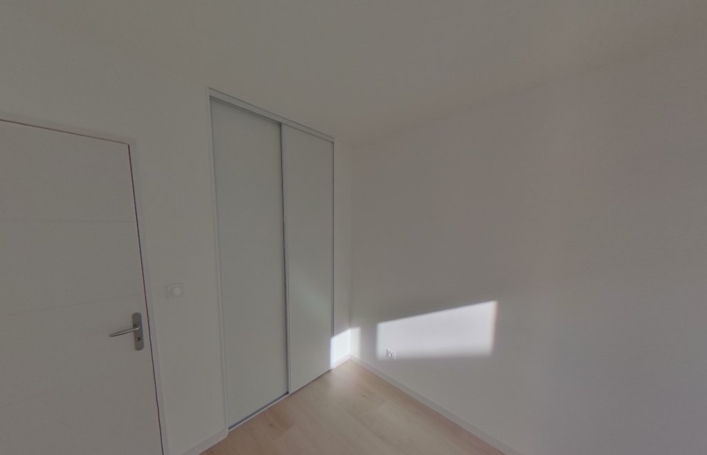 APPARTEMENT T3 A LOUER - VAULX EN VELIN Pre-de-l-Herbe - 65.85 m2 - 1 003 &euro; charges comprises par mois