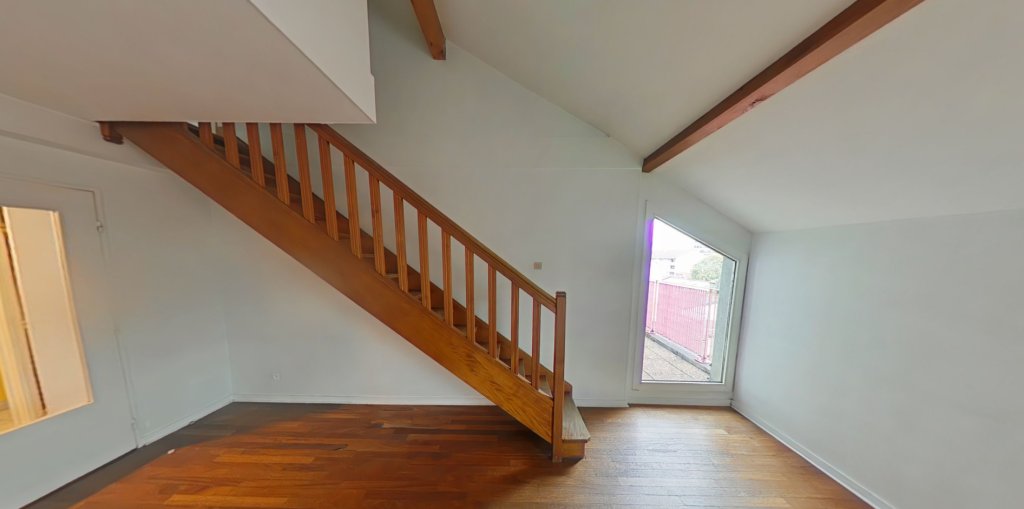 APPARTEMENT T3 A LOUER - VILLEURBANNE Republique - 64.31 m2 - 1 050 &euro; charges comprises par mois