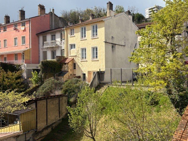 APPARTEMENT T4 A LOUER - CALUIRE ET CUIRE Saint-Clair - 68.84 m2 - 1�640�&euro; charges comprises par mois