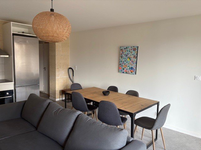 APPARTEMENT T4 A LOUER - CALUIRE ET CUIRE Saint-Clair - 68.86 m2 - 1 640 &euro; charges comprises par mois