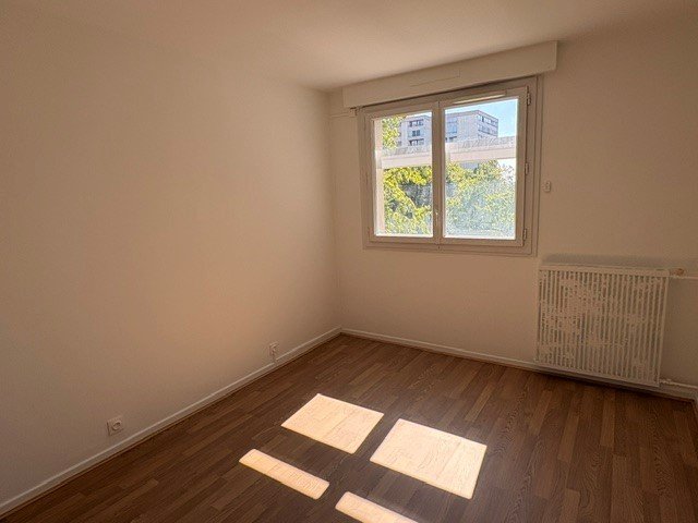 APPARTEMENT T4 A LOUER - CALUIRE ET CUIRE Montessuy-Ouest - 84.64 m2 - 1 375 &euro; charges comprises par mois
