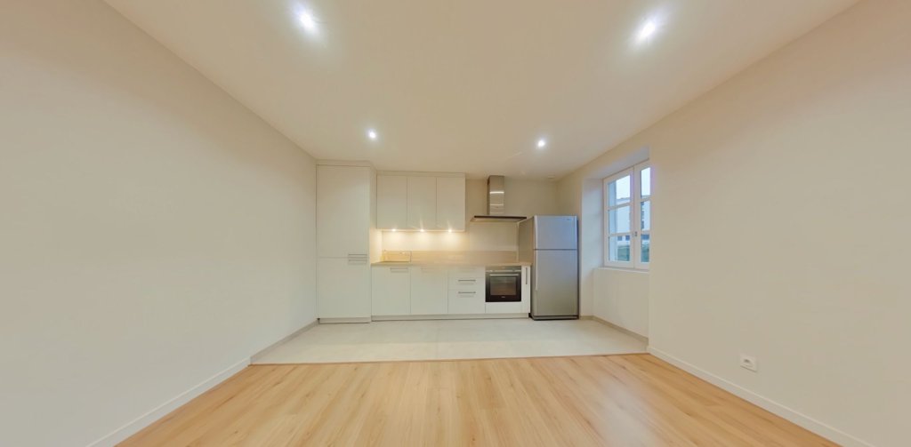 APPARTEMENT T4 A LOUER - L ARBRESLE - 84.84 m2 - 1 020 &euro; charges comprises par mois