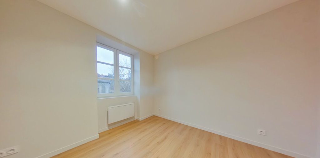 APPARTEMENT T4 A LOUER - L ARBRESLE - 84.84 m2 - 1 020 &euro; charges comprises par mois