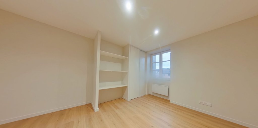 APPARTEMENT T4 A LOUER - L ARBRESLE - 84.84 m2 - 1 020 &euro; charges comprises par mois