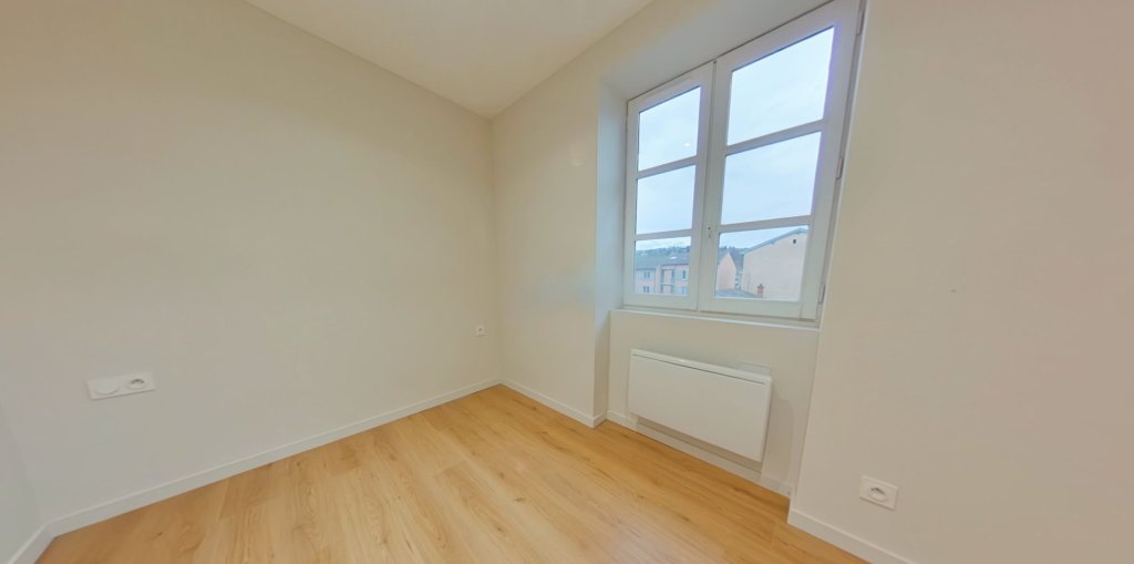 APPARTEMENT T4 A LOUER - L ARBRESLE - 84.84 m2 - 1 020 &euro; charges comprises par mois