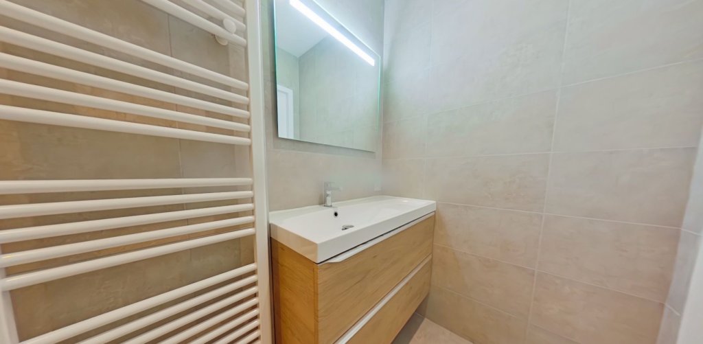 APPARTEMENT T4 A LOUER - L ARBRESLE - 84.84 m2 - 1 020 &euro; charges comprises par mois