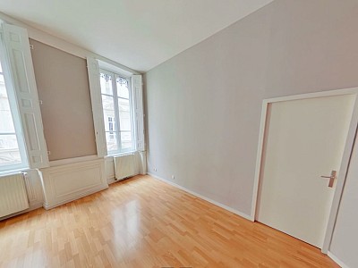 APPARTEMENT T4 A LOUER - LYON 1ER ARRONDISSEMENT Terreaux-Bat-d-Argent - 79.56 m2 - 1199€ charges comprises par mois