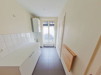 APPARTEMENT T4 A LOUER - LYON 1ER ARRONDISSEMENT La Bourse-Grenette - 102.46 m2 - 1900€ charges comprises par mois