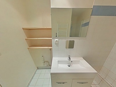 APPARTEMENT T4 A LOUER - LYON 1ER ARRONDISSEMENT Terreaux-Bat-d-Argent - 83.72 m2 - 1 350 &euro; charges comprises par mois