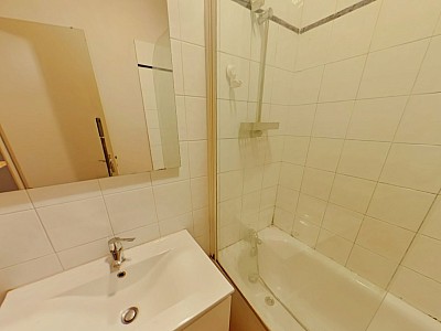 APPARTEMENT T4 A LOUER - LYON 1ER ARRONDISSEMENT Grande-Cote-Bon-Pasteur - 73.79 m2 - 1360€ charges comprises par mois