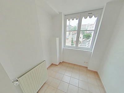 APPARTEMENT T4 A LOUER - LYON 1ER ARRONDISSEMENT Normale-Chartreux - 75.05 m2 - 1125€ charges comprises par mois