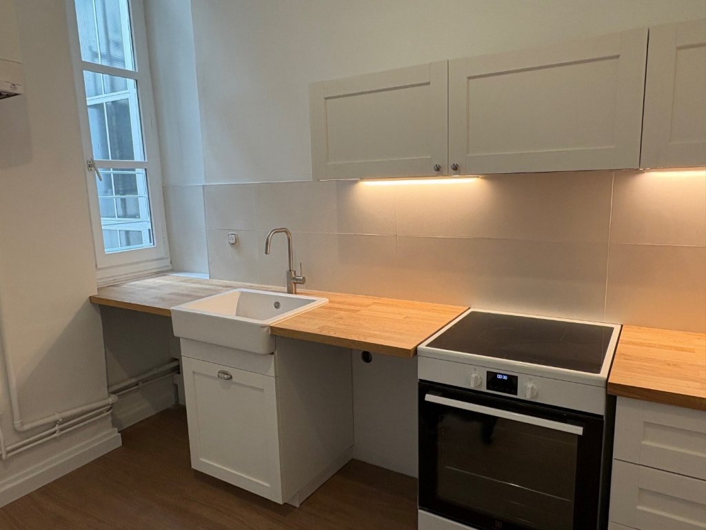 APPARTEMENT T4 A LOUER - LYON 1ER ARRONDISSEMENT Mairie-Martiniere - 107.61 m2 - 1�895�&euro; charges comprises par mois