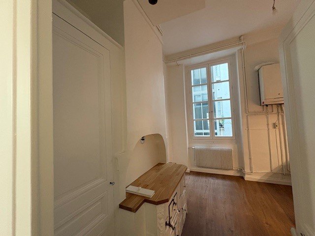 APPARTEMENT T4 A LOUER - LYON 1ER ARRONDISSEMENT Mairie-Martiniere - 107.61 m2 - 1�895�&euro; charges comprises par mois
