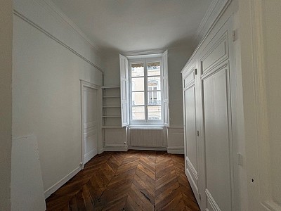 APPARTEMENT T4 A LOUER - LYON 1ER ARRONDISSEMENT Mairie-Martiniere - 107.61 m2 - 1�895�&euro; charges comprises par mois
