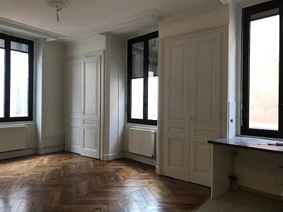 APPARTEMENT T4 A LOUER - LYON 2EME ARRONDISSEMENT - 80,54 m2 - 1422,83 € charges comprises par mois