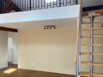APPARTEMENT T4 A LOUER - LYON 2EME ARRONDISSEMENT - 92.42 m2 - 1490 € charges comprises par mois