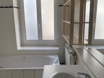 APPARTEMENT T4 A LOUER - LYON 2EME ARRONDISSEMENT - 92.42 m2 - 1490 € charges comprises par mois