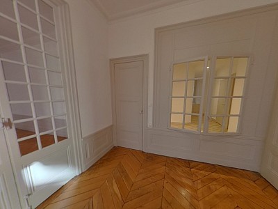 APPARTEMENT T4 A LOUER - LYON 2EME ARRONDISSEMENT Vaubecour-Mairie - 104.96 m2 - 1545€ charges comprises par mois