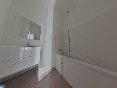APPARTEMENT T4 A LOUER - LYON 2EME ARRONDISSEMENT Sainte-Blandine-Casimir Perier - 101.98 m2 - 1280€ charges comprises par mois
