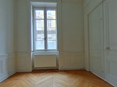 APPARTEMENT T4 A LOUER - LYON 2EME ARRONDISSEMENT Bellecour-Sala - 118.91 m2 - 1615€ charges comprises par mois