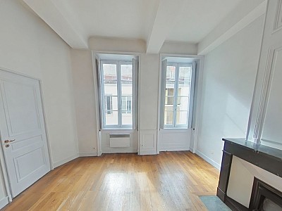 APPARTEMENT T4 A LOUER - LYON 2EME ARRONDISSEMENT Carnot-Charite - 123.17 m2 - 1860€ charges comprises par mois