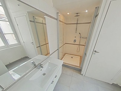 APPARTEMENT T4 A LOUER - LYON 2EME ARRONDISSEMENT Carnot-Charite - 123.17 m2 - 1860€ charges comprises par mois