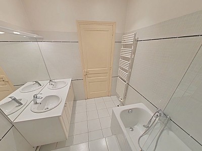 APPARTEMENT T4 A LOUER - LYON 2EME ARRONDISSEMENT Carnot-Charite - 123.17 m2 - 1860€ charges comprises par mois