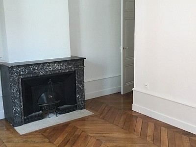 APPARTEMENT T4 A LOUER - LYON 2EME ARRONDISSEMENT Bellecour-a Gourjus - 80.55 m2 - 1392€ charges comprises par mois