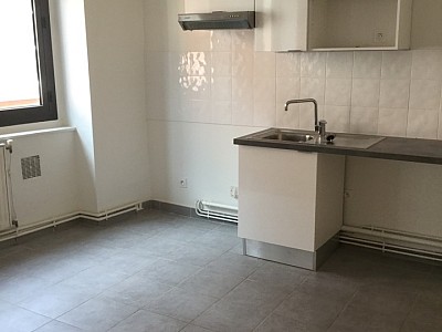 APPARTEMENT T4 A LOUER - LYON 2EME ARRONDISSEMENT Bellecour-a Gourjus - 80.55 m2 - 1392€ charges comprises par mois