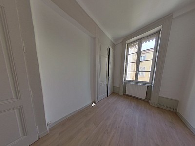APPARTEMENT T4 A LOUER - LYON 2EME ARRONDISSEMENT Carnot-Charite - 96.72 m2 - 1465€ charges comprises par mois