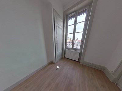 APPARTEMENT T4 A LOUER - LYON 2EME ARRONDISSEMENT Carnot-Charite - 96.72 m2 - 1465€ charges comprises par mois