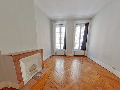 APPARTEMENT T4 A LOUER - LYON 2EME ARRONDISSEMENT La Bourse-Grenette - 131.8 m2 - 1711,14€ charges comprises par mois