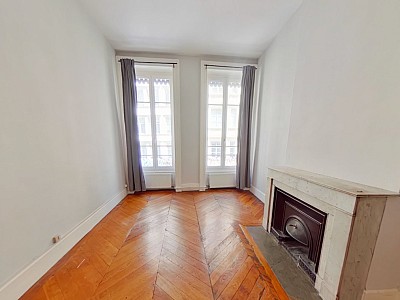 APPARTEMENT T4 A LOUER - LYON 2EME ARRONDISSEMENT La Bourse-Grenette - 131.8 m2 - 1711,14€ charges comprises par mois