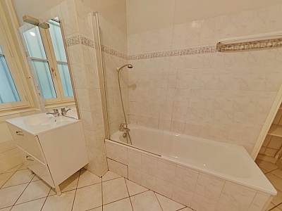 APPARTEMENT T4 A LOUER - LYON 2EME ARRONDISSEMENT La Bourse-Grenette - 131.8 m2 - 1711,14€ charges comprises par mois