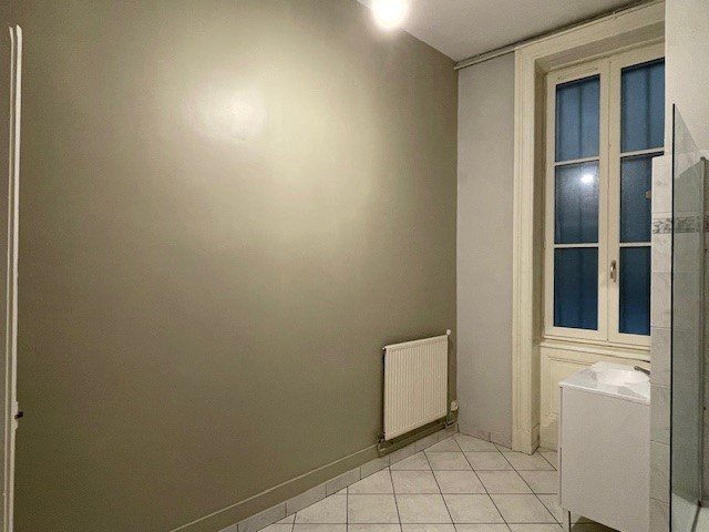APPARTEMENT T4 A LOUER - LYON 2EME ARRONDISSEMENT La Bourse-Grenette - 131.8 m2 - 1�590�&euro; charges comprises par mois