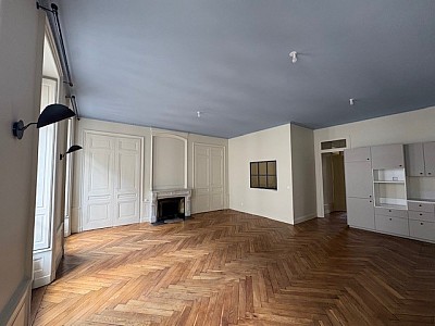 APPARTEMENT T4 A LOUER - LYON 2EME ARRONDISSEMENT Ampere-Ainay - 116.93 m2 - 1950€ charges comprises par mois